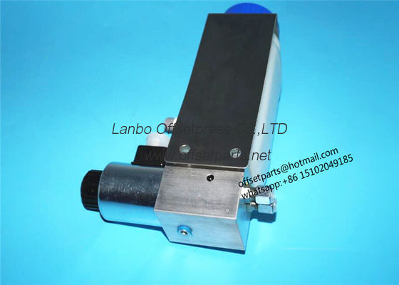 C37M420351 Roland machine oil bottle 2 holes of spouting oil roland original new bottle